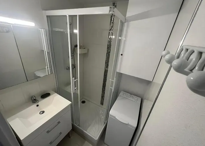 T3 Front De Avec Piscine