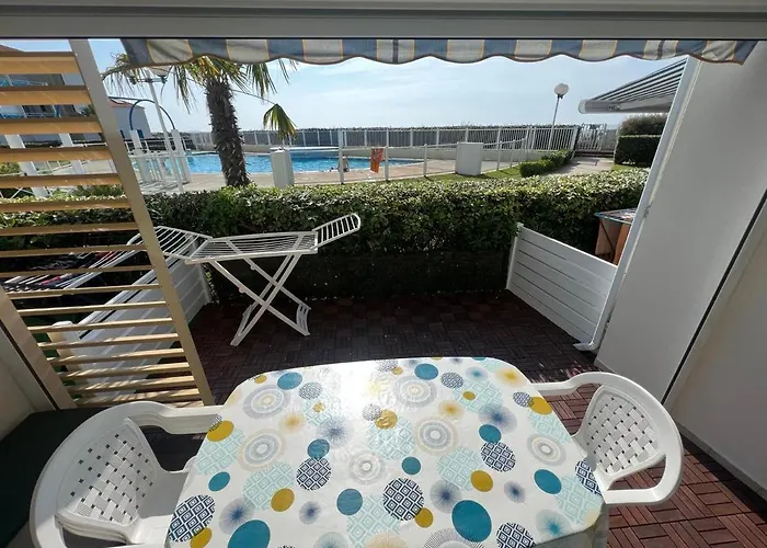 T3 Front De Avec Piscine Apartment