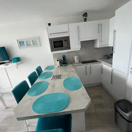 T3 Front De Avec Piscine